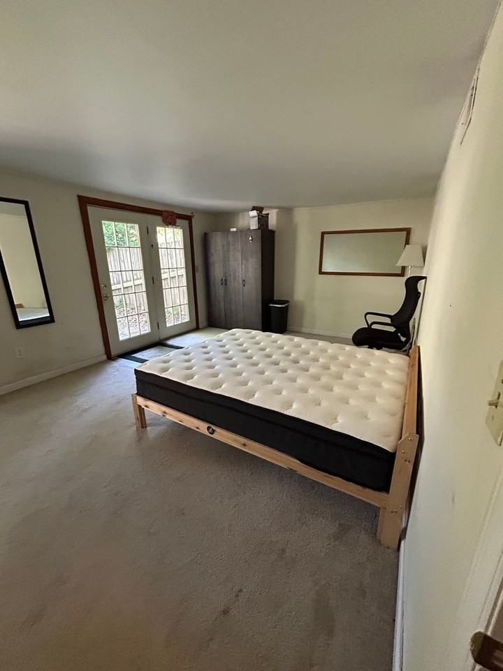 129 Huntington Ln - Photo 5 of 11