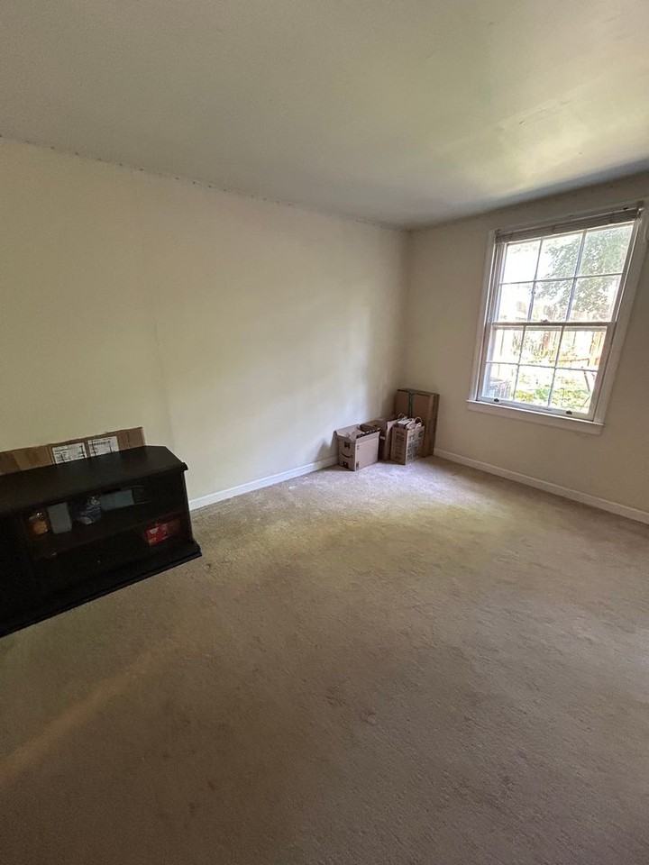 129 Huntington Ln - Photo 6 of 11