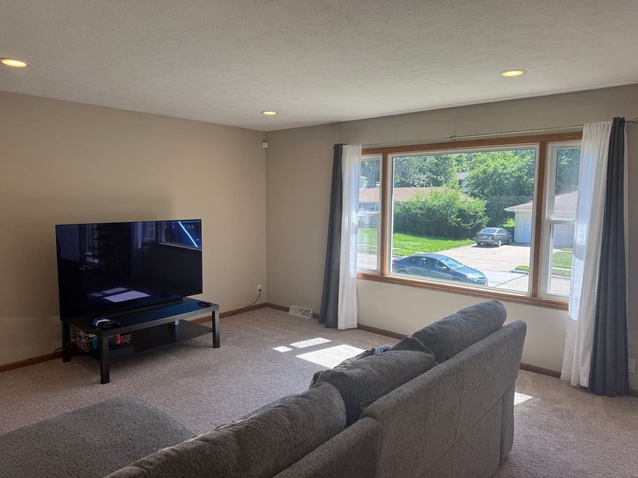 1604 Pelton Ave - Photo 5 of 33