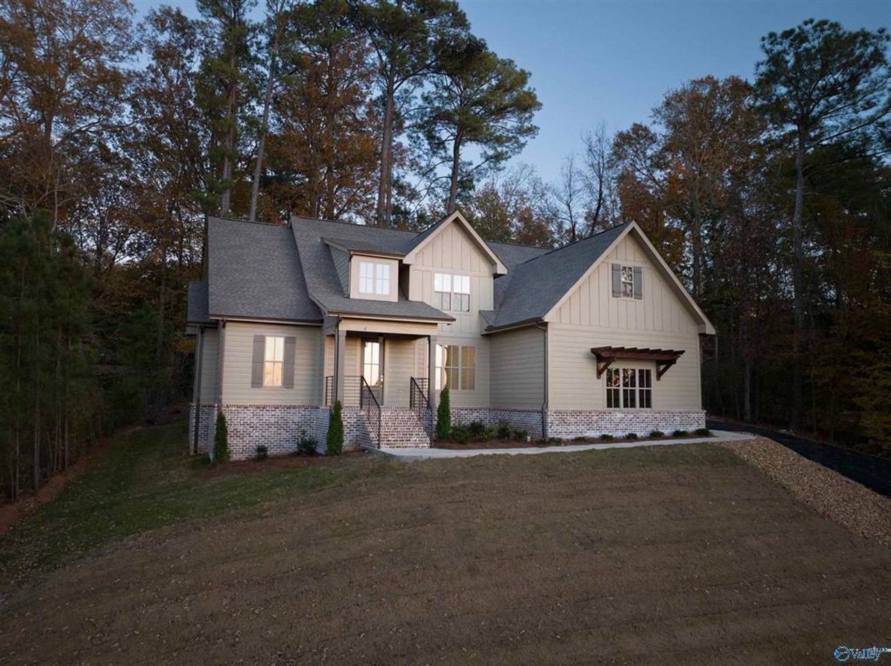 3445 Creek Path Rd - Photo 2 of 21