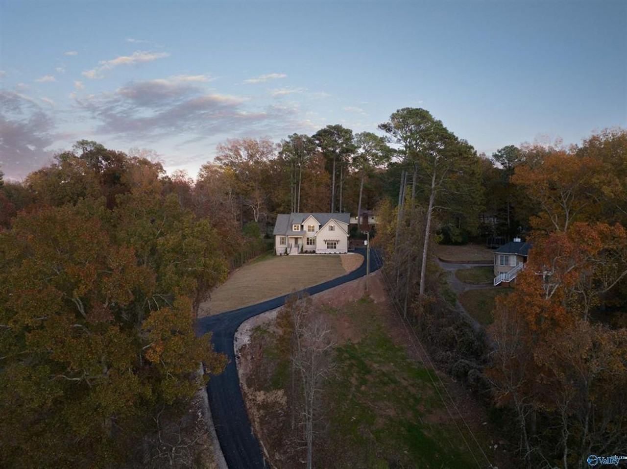 3445 Creek Path Rd - Photo 3 of 21