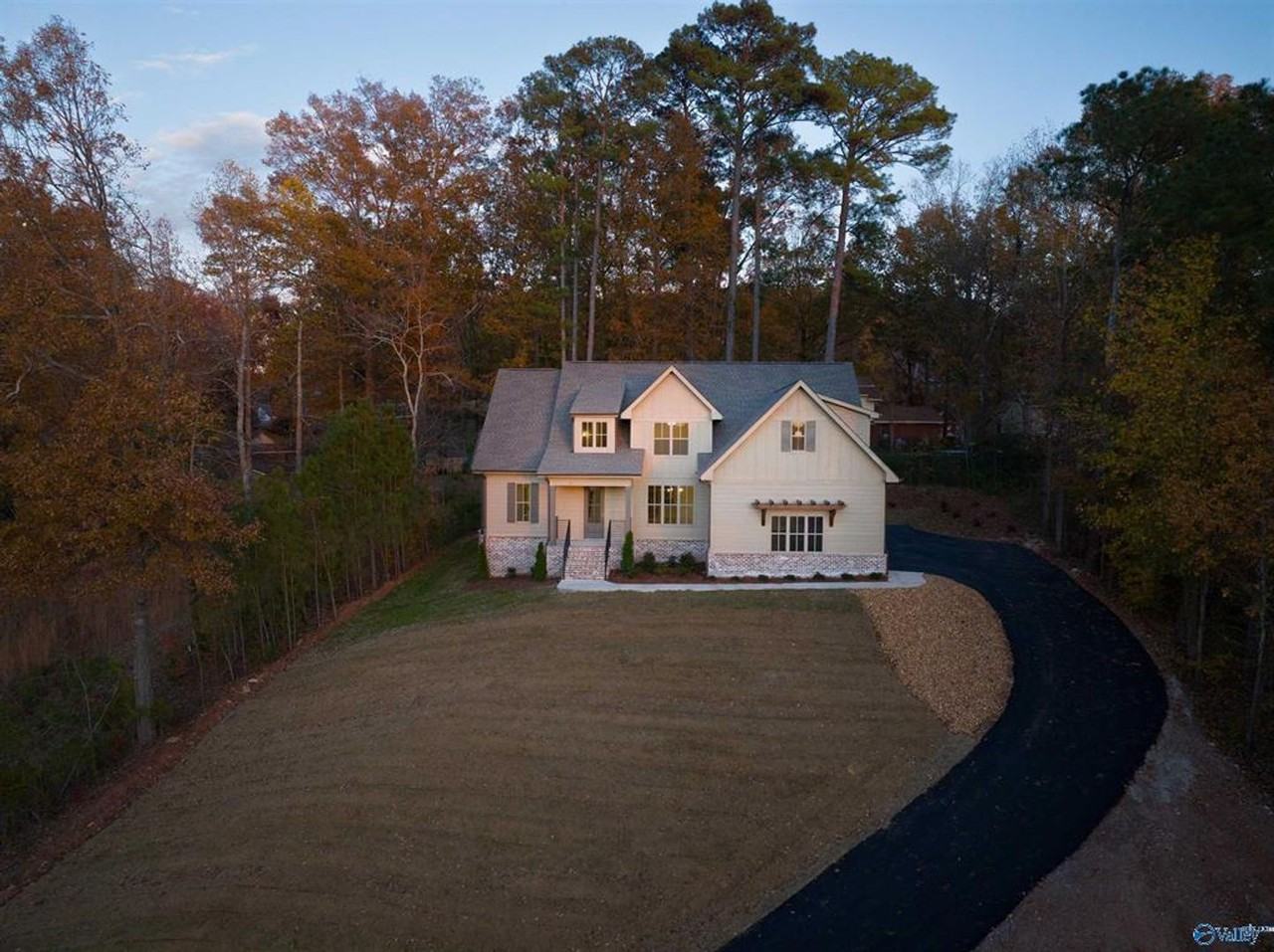 3445 Creek Path Rd - Photo 4 of 21