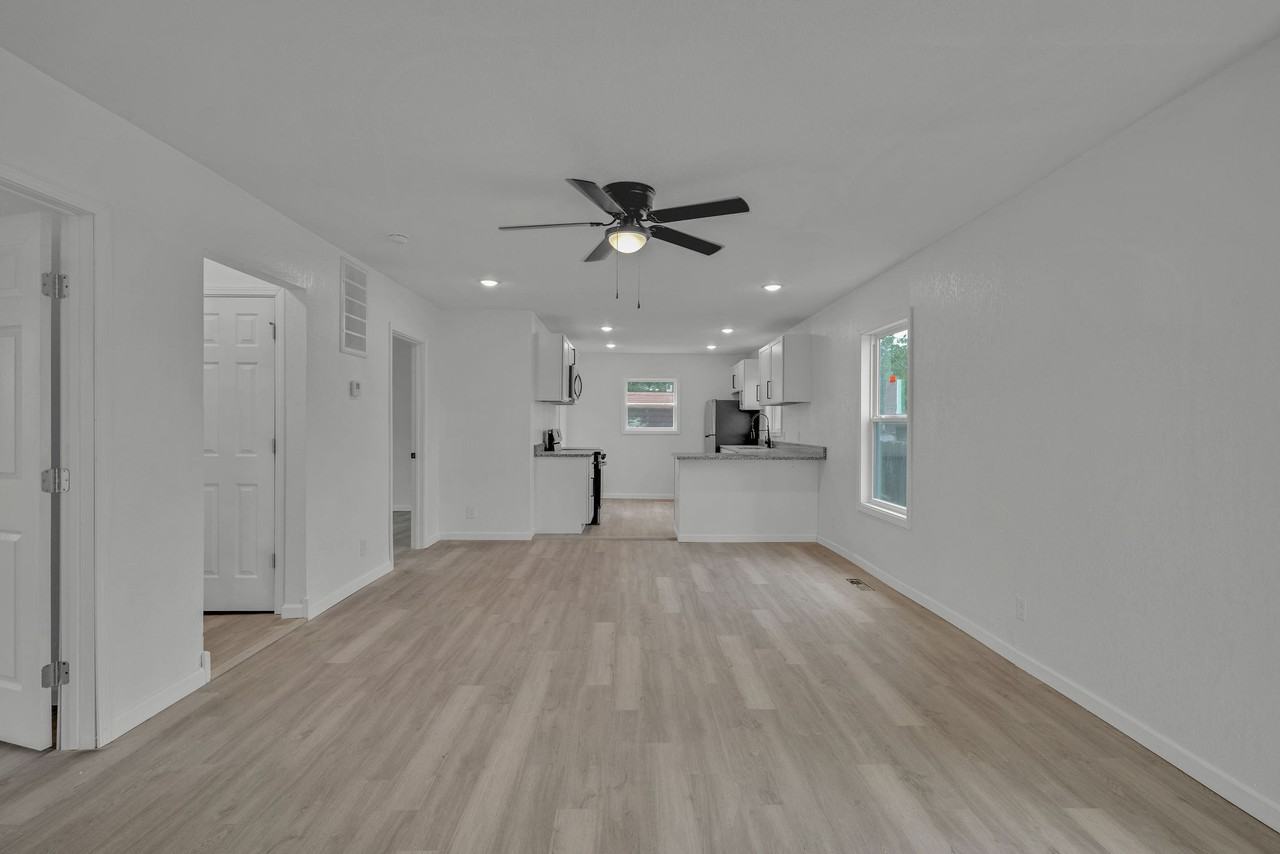 1826 Pennsylvania Ave #1 - Photo 2 of 17