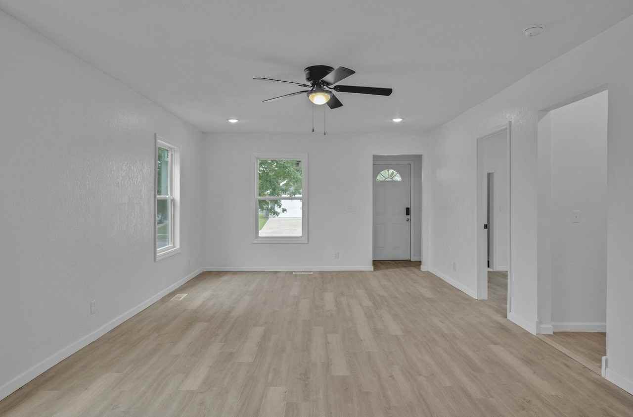 1826 Pennsylvania Ave #1 - Photo 3 of 17
