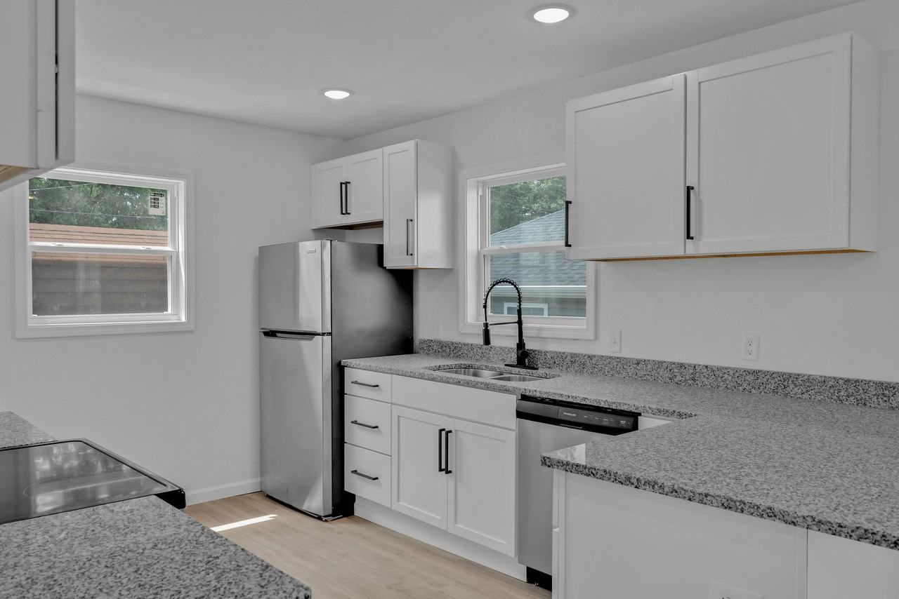 1826 Pennsylvania Ave #1 - Photo 5 of 17