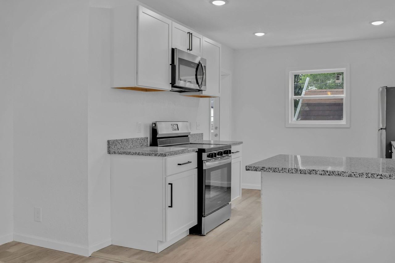 1826 Pennsylvania Ave #1 - Photo 6 of 17