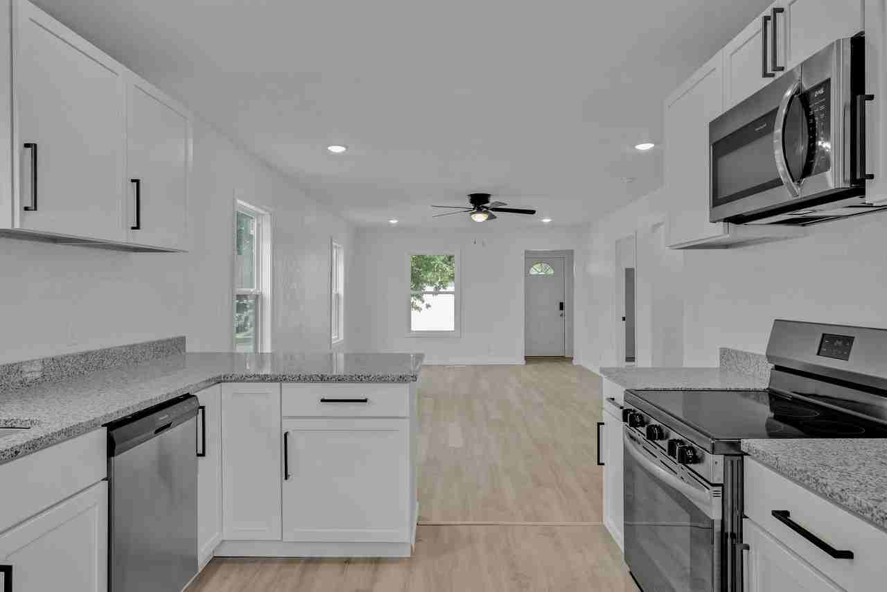 1826 Pennsylvania Ave #1 - Photo 7 of 17