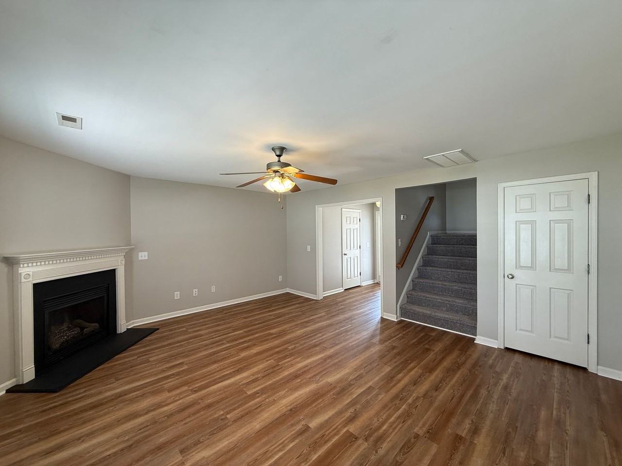 2403 Mid Salem Dr - Photo 6 of 20