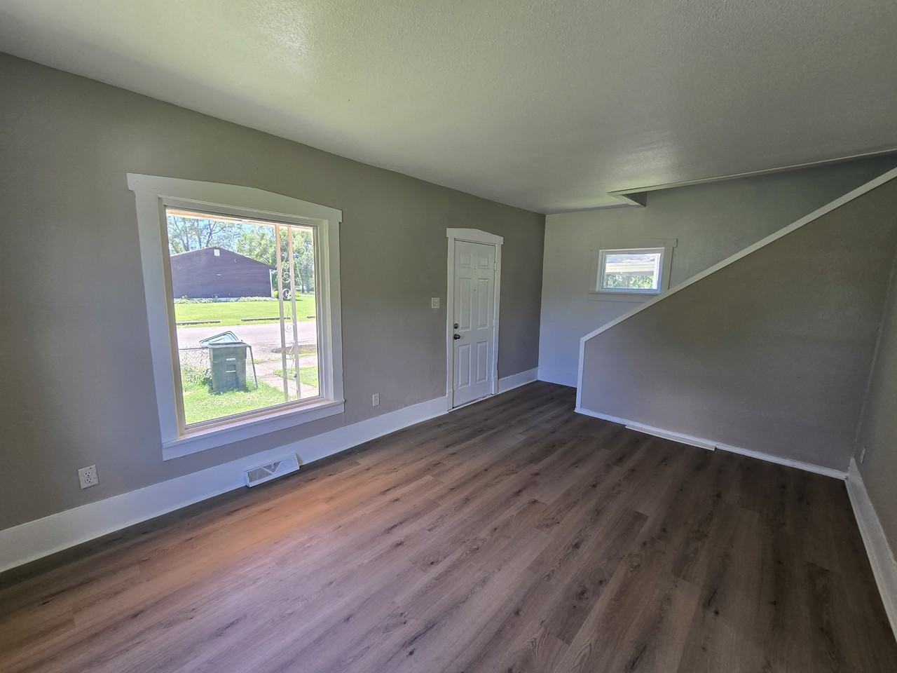 707 Webster St #1 - Photo 4 of 28