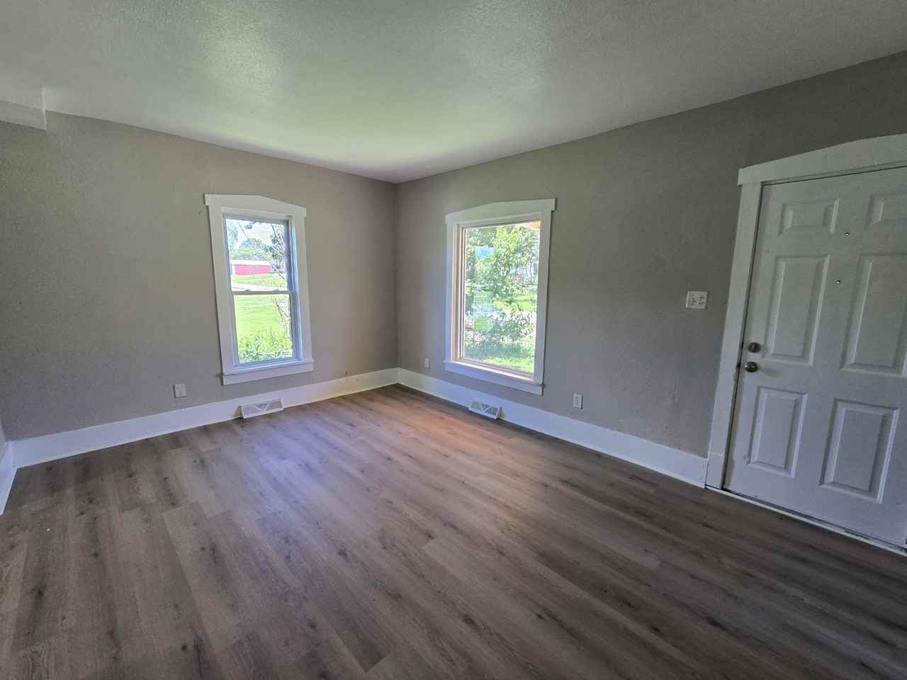 707 Webster St #1 - Photo 5 of 28