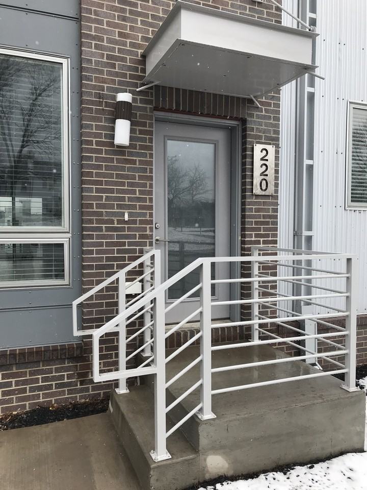 220 E 14th St - Photo 2 of 50