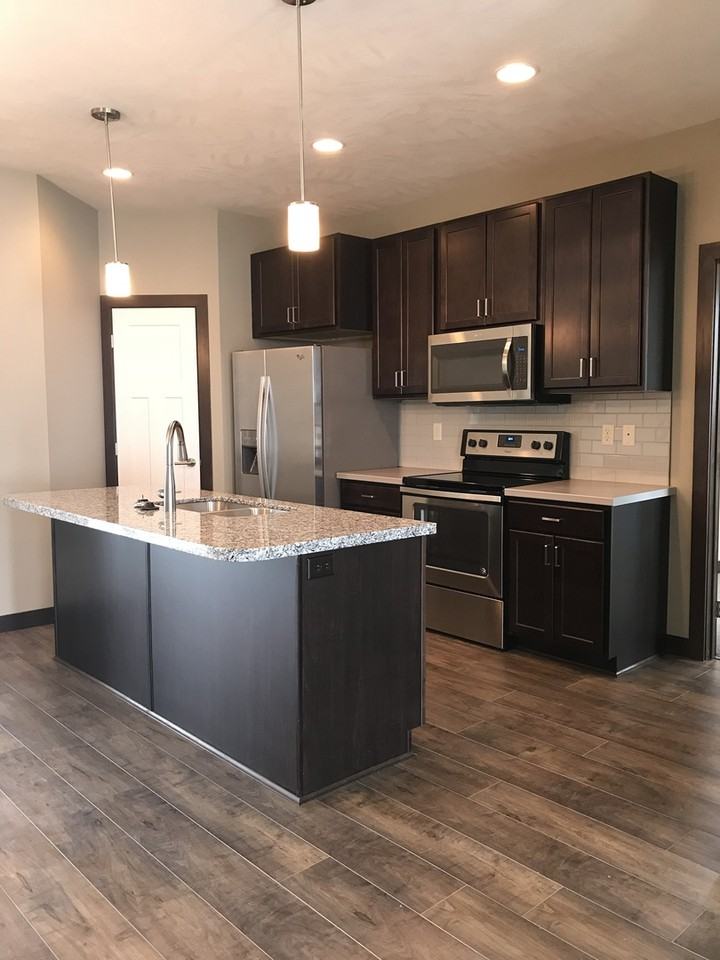 220 E 14th St - Photo 5 of 50