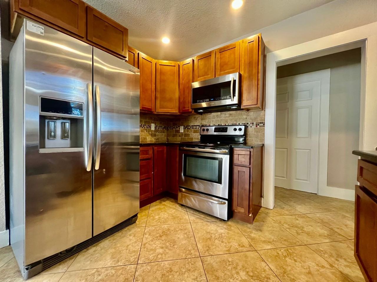 6531 Monaco St - Photo 7 of 23