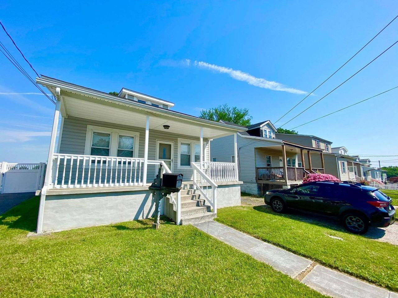 7603 Carson Ave - Photo 3 of 24