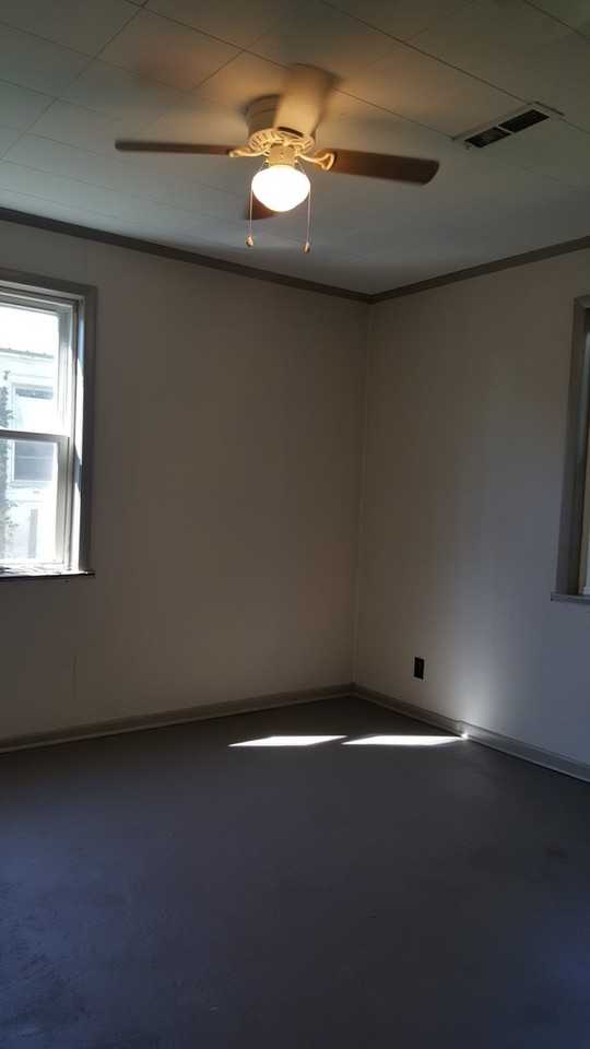9361 Morgan St - Photo 3 of 4