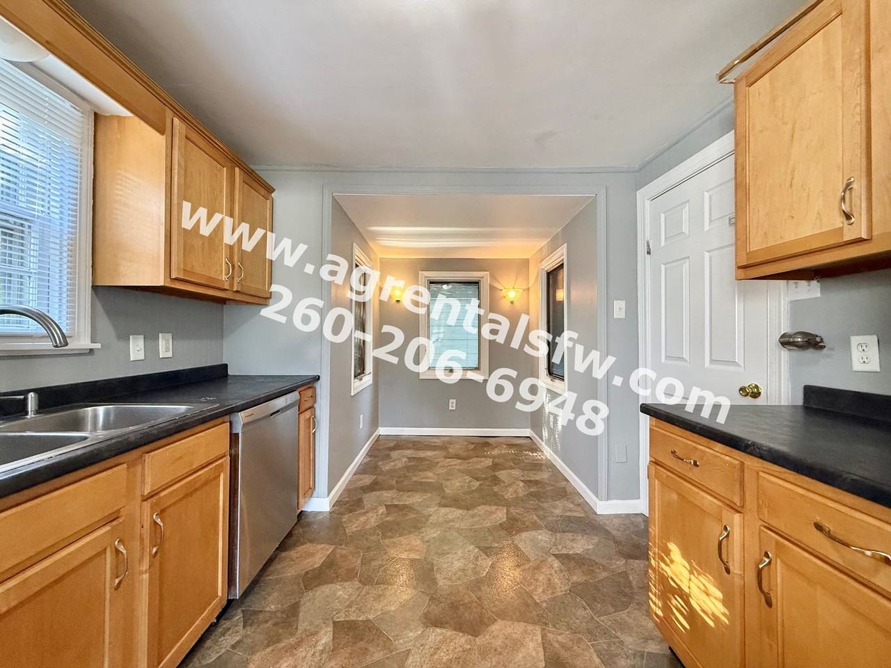 1015 Irene Ave - Photo 4 of 13