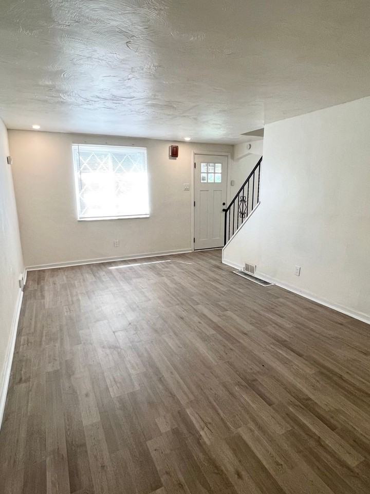 7939 Thon Dr - Photo 5 of 21