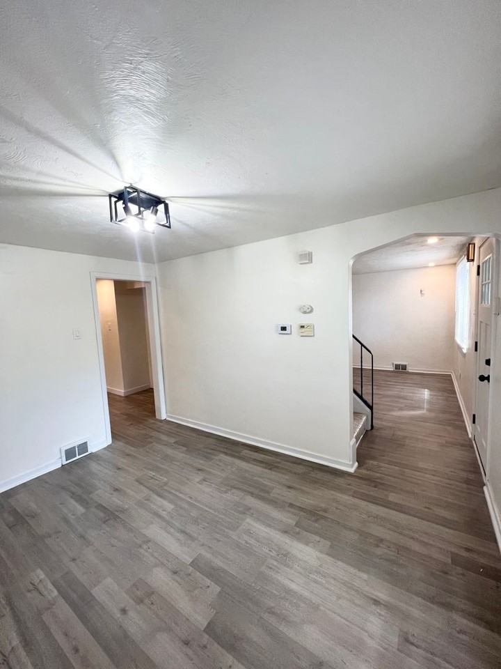 7939 Thon Dr - Photo 6 of 21