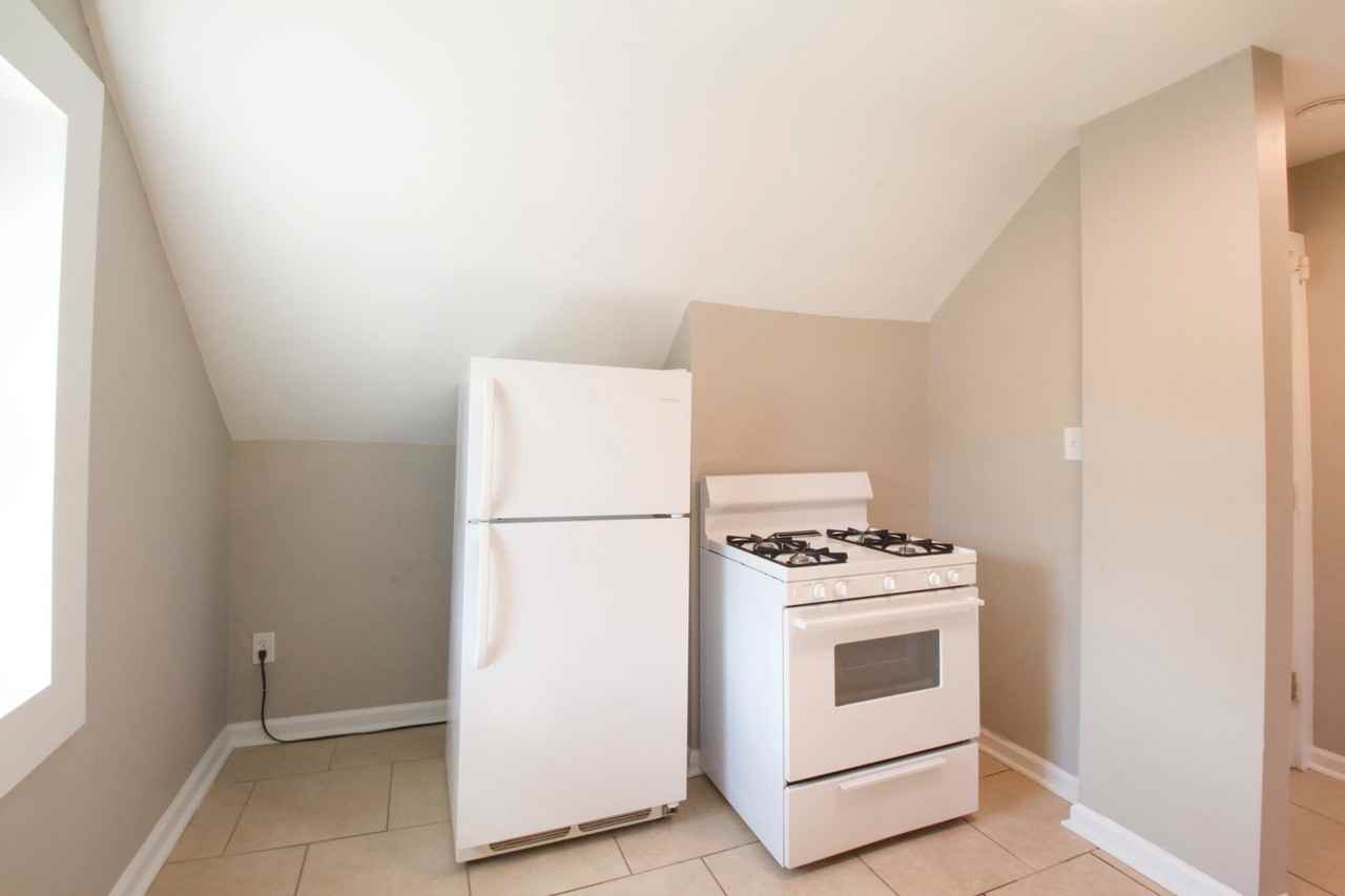 117 Chestnut St - Photo 5 of 12
