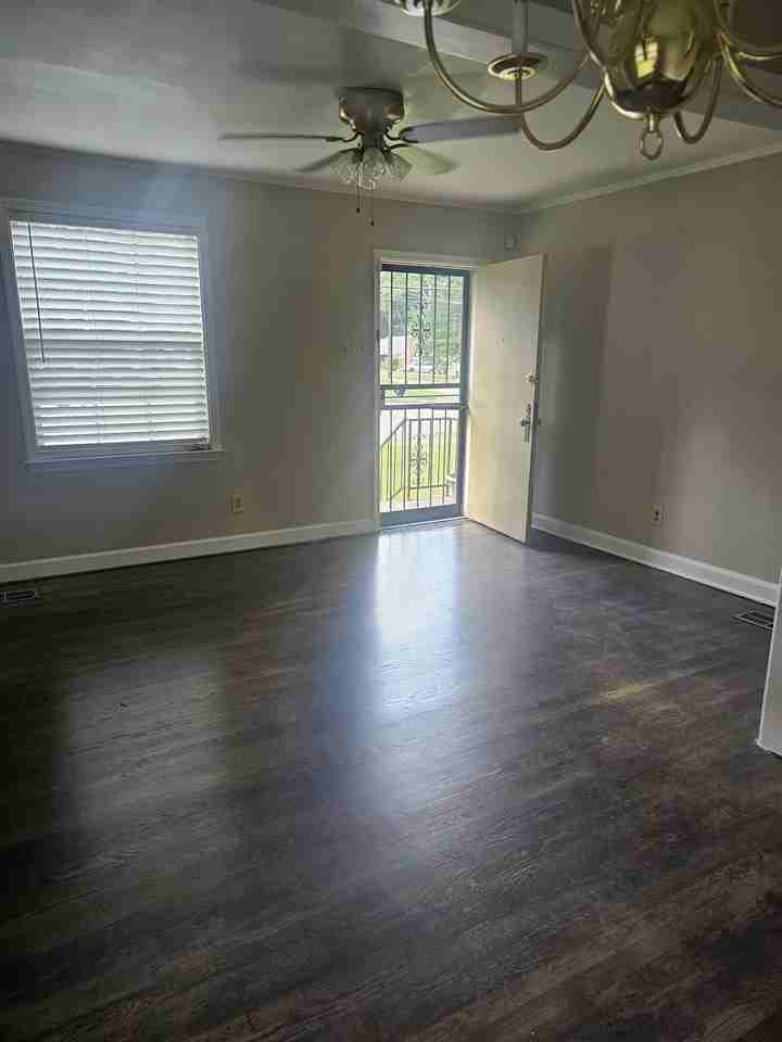3477 Kimball Ave - Photo 3 of 11