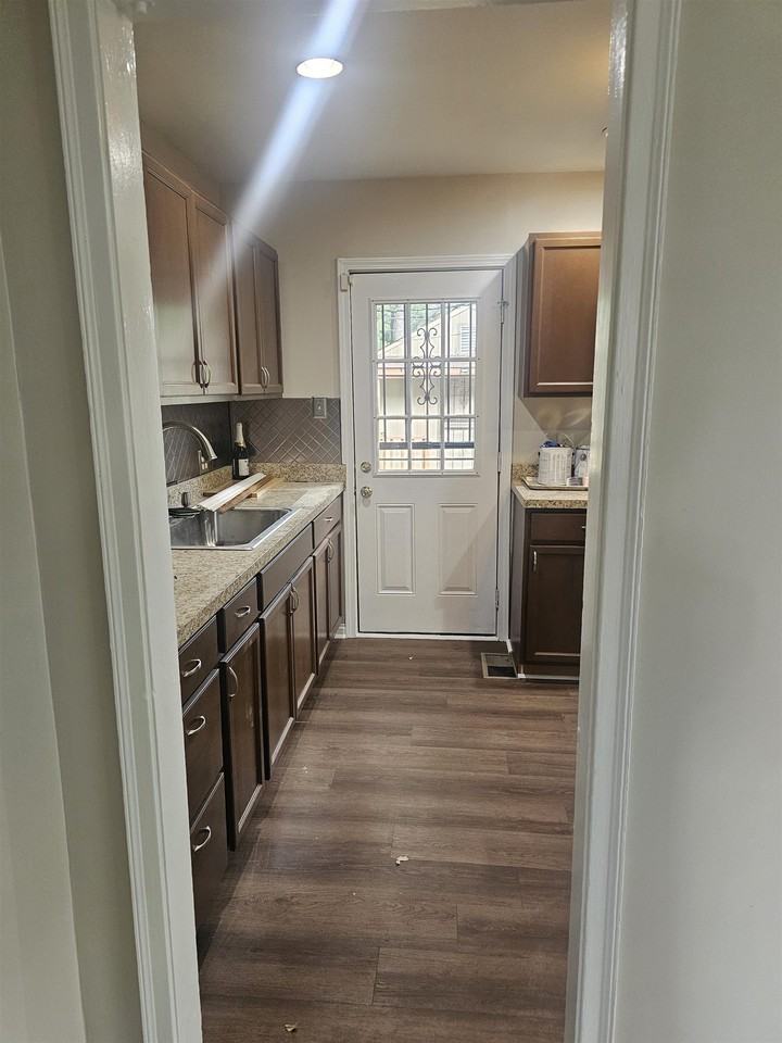 3477 Kimball Ave - Photo 6 of 11