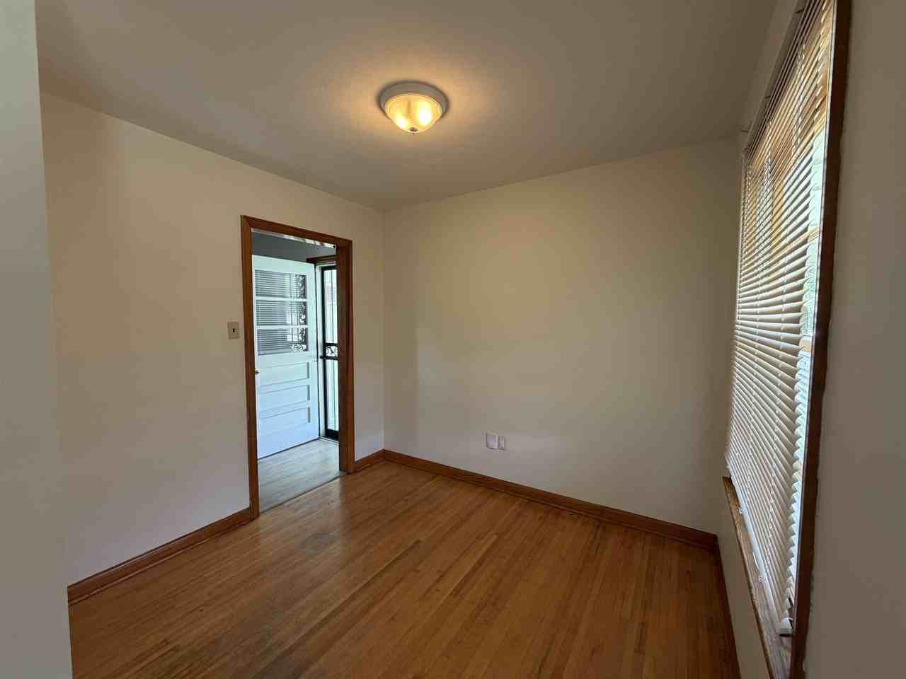 5045 Flamingo Rd - Photo 3 of 10