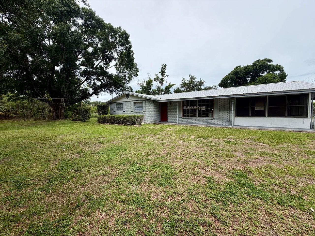 1809 Richter Ln - Photo 2 of 24