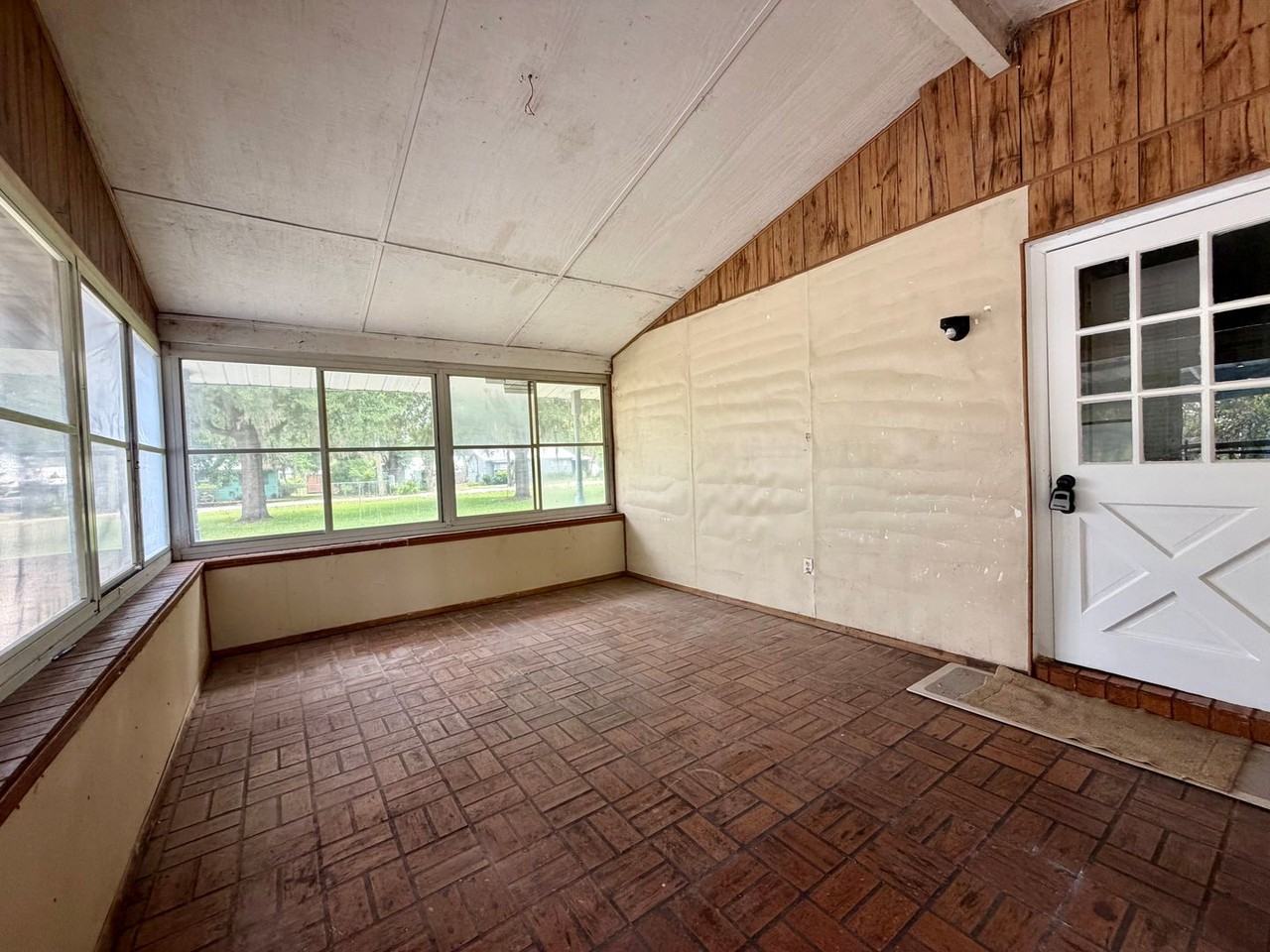 1809 Richter Ln - Photo 4 of 24