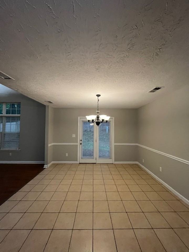 913 Gerardi Rd - Photo 6 of 17