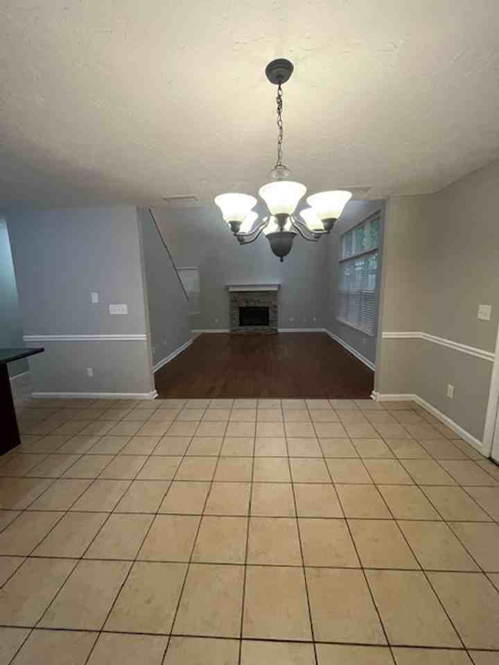 913 Gerardi Rd - Photo 7 of 17