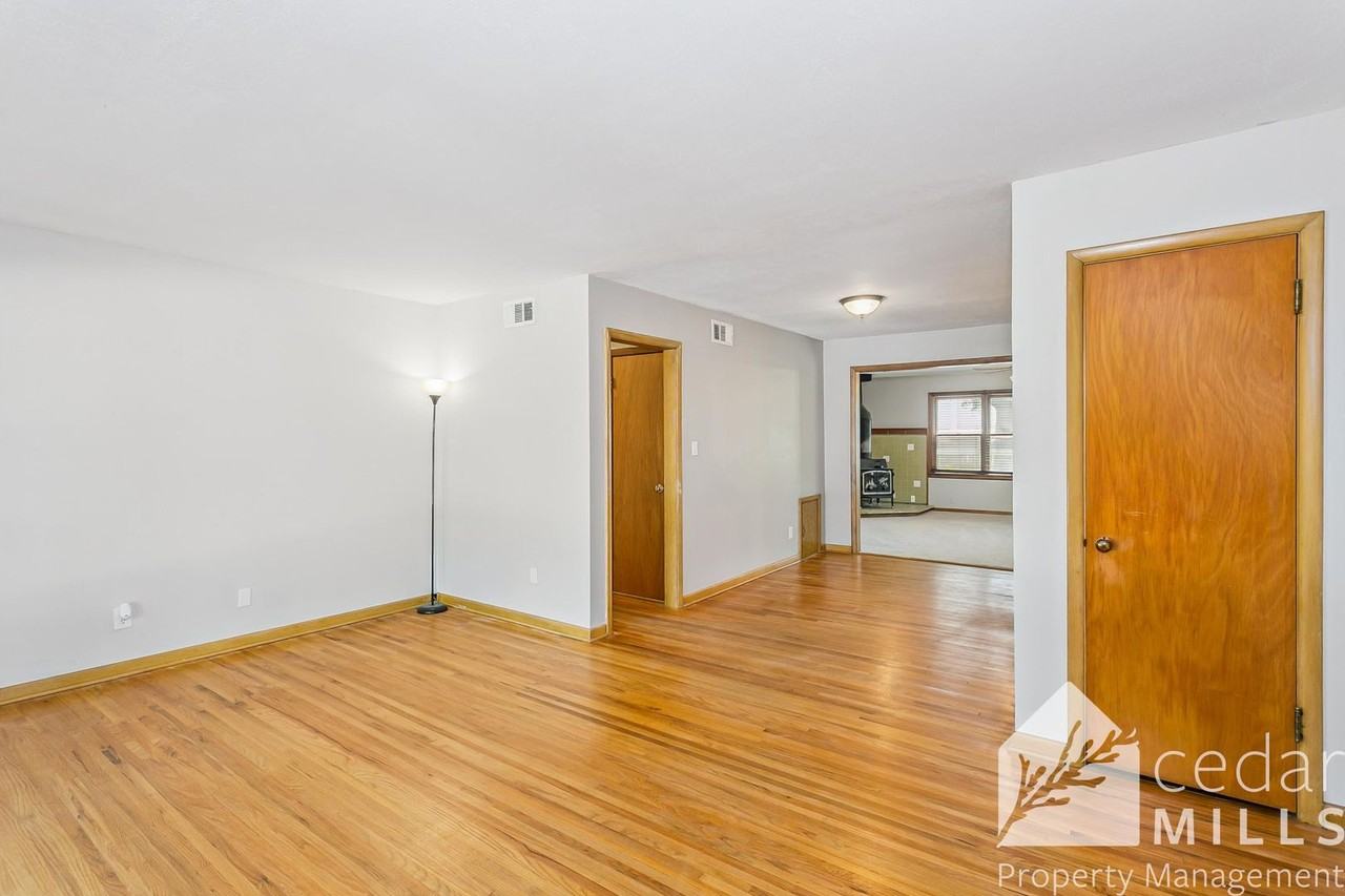3801 Grail St - Photo 2 of 12