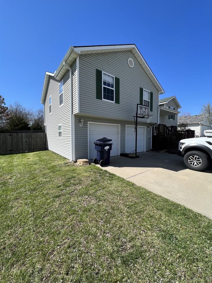 568 Se 115th Rd #1 - Photo 2 of 30