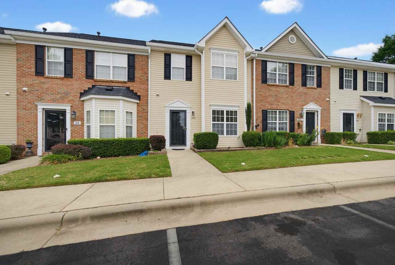 106 Anterbury Dr - Photo 3 of 25