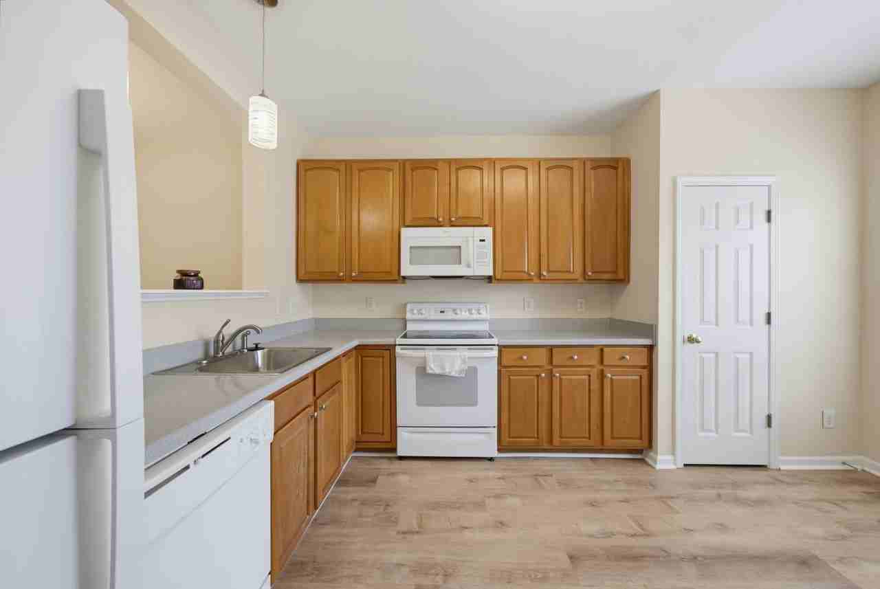 106 Anterbury Dr - Photo 6 of 25