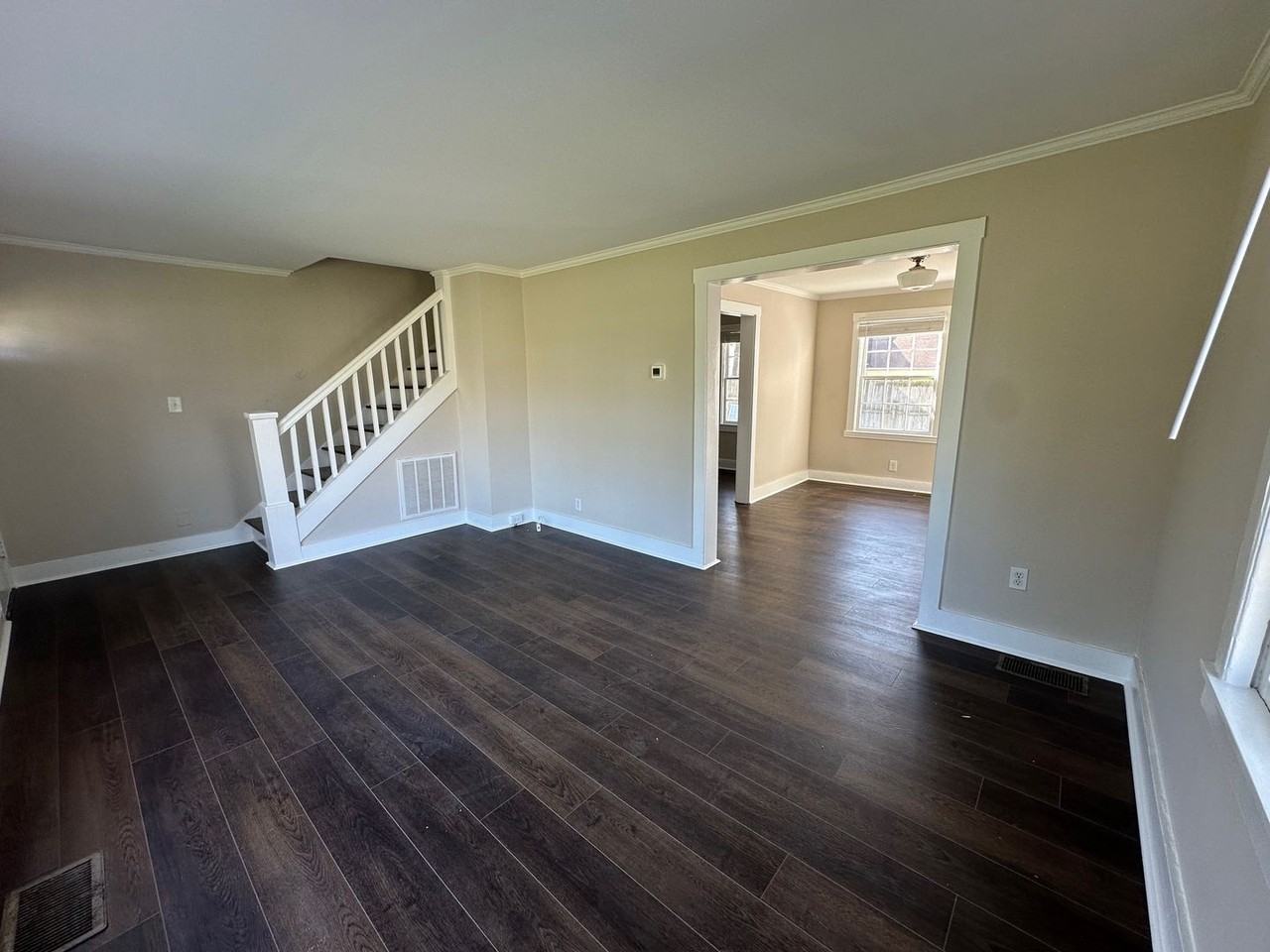 1403 8th St - Photo 4 of 24