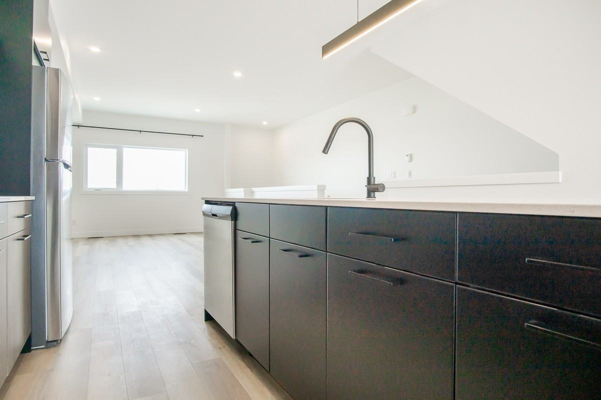 236 Woodhaven Avenue - Photo 7 of 42