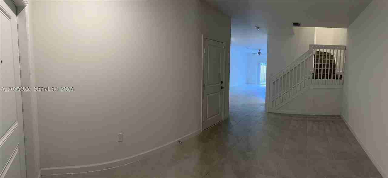 1120 Se 26th Ter #1120 - Photo 5 of 38