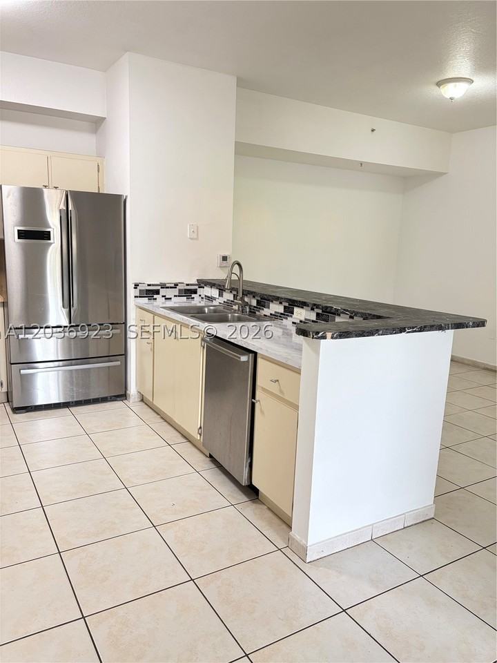 7360 Nw 114th Ave #103 - Photo 5 of 12