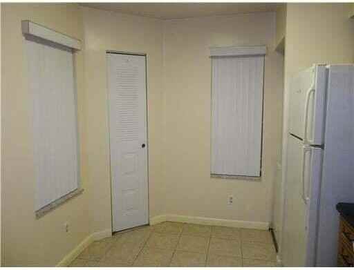 1005 Coral Club Dr #1005 - Photo 5 of 7