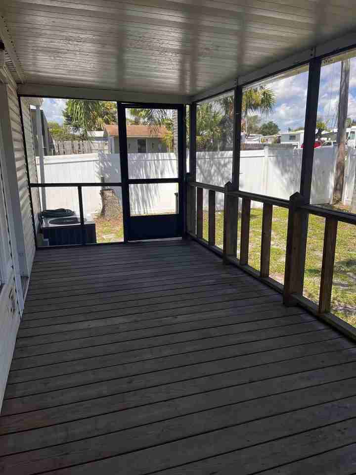 8015 Se Fairchild Way - Photo 5 of 20