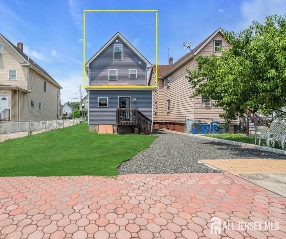 66 Atlantic St - Photo 2 of 26