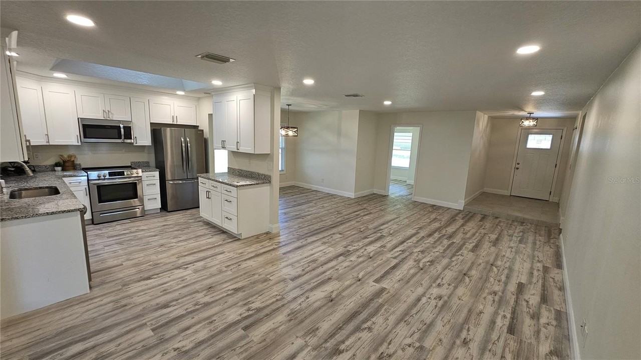 37 Cooper Ln - Photo 4 of 15