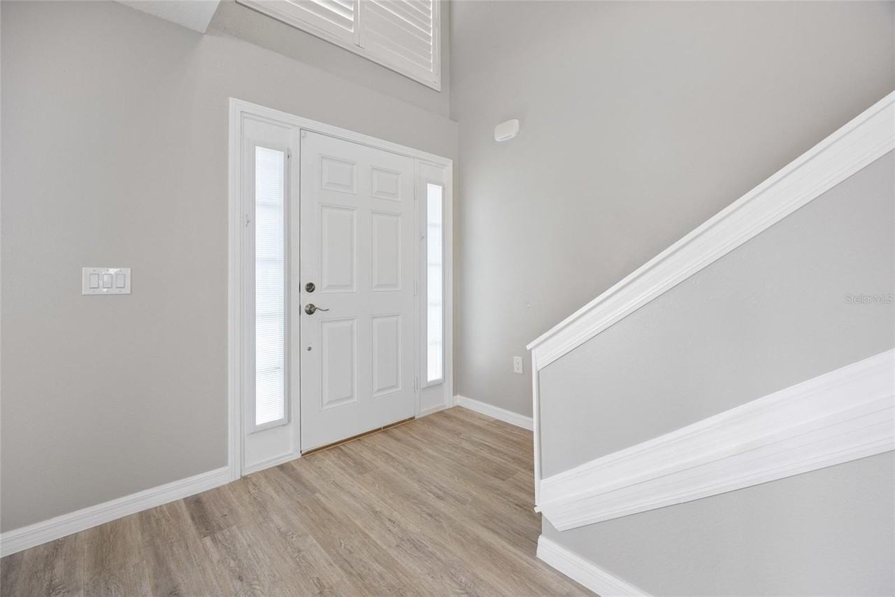 4510 Se 32nd Pl - Photo 2 of 50