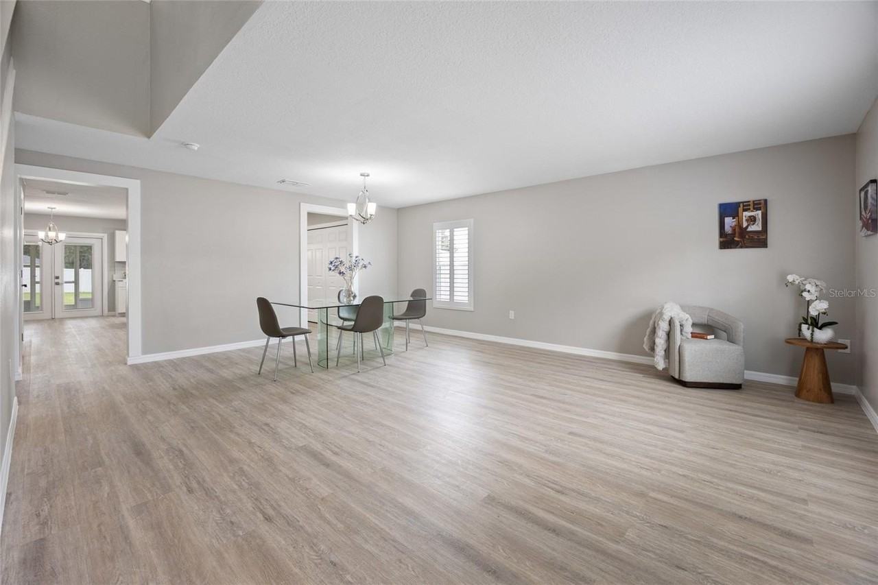 4510 Se 32nd Pl - Photo 4 of 50