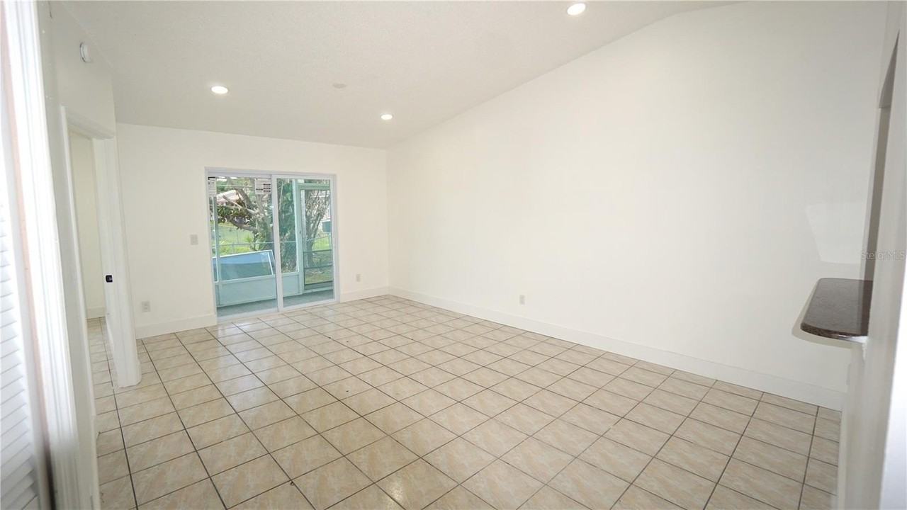 834 Angela Ln - Photo 4 of 17