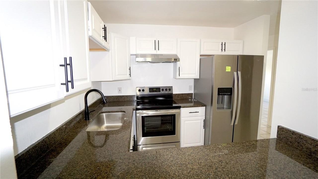 834 Angela Ln - Photo 6 of 17