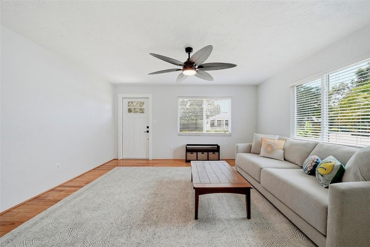 646 38th Ave N - Photo 6 of 32