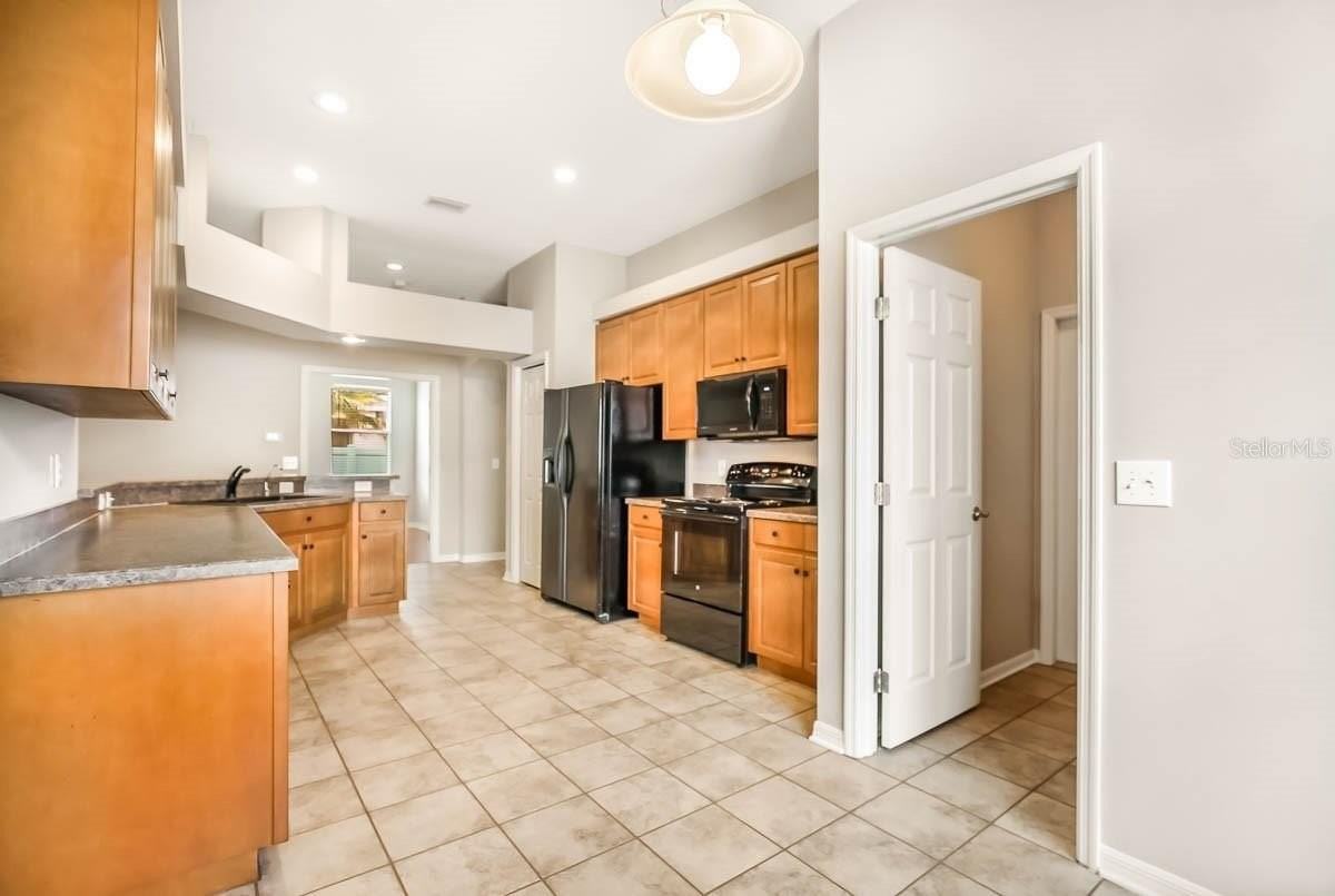 13716 Rothman Tate Pl - Photo 5 of 25