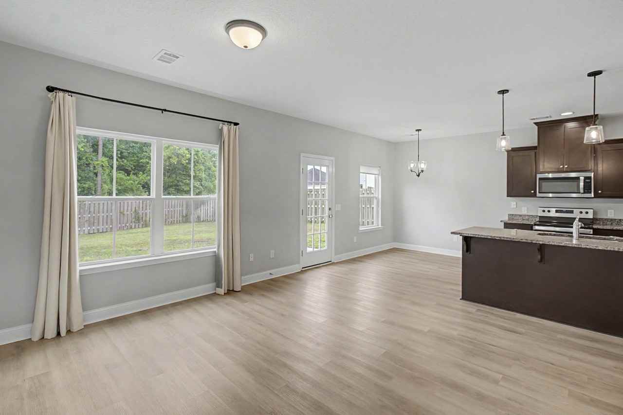 547 Fairview Cir #1 - Photo 2 of 33