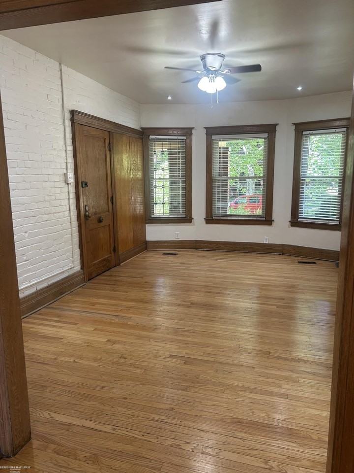 4766 Commonwealth St #1N - Photo 2 of 23